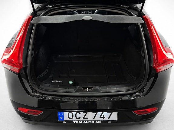 Volvo V40 5 of 28