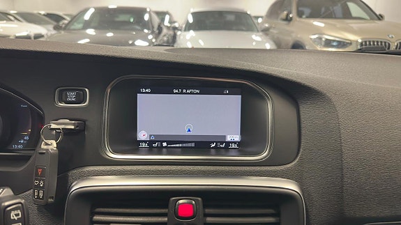 Volvo V40 21 of 28