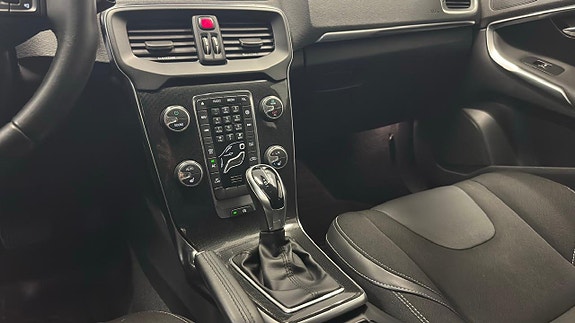 Volvo V40 28 of 28