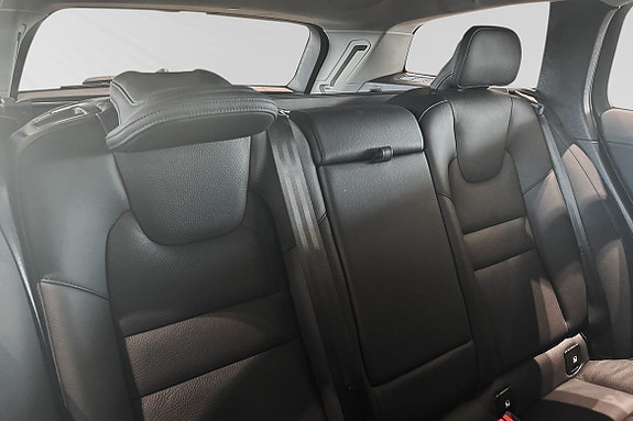 Volvo V60 11 of 30