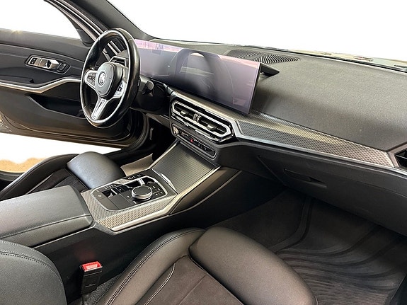 BMW 330e 12 of 25