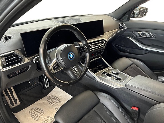 BMW 330e 10 of 25