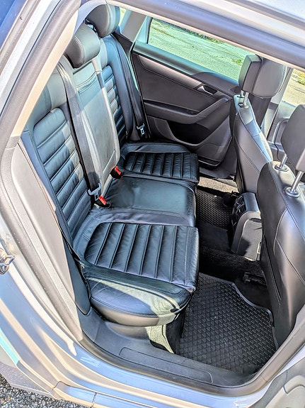 Volkswagen Passat 6 of 11