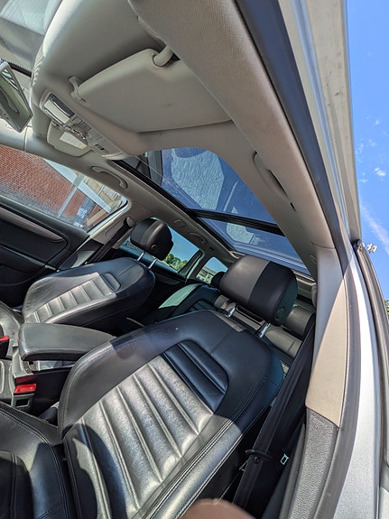 Volkswagen Passat 9 of 11