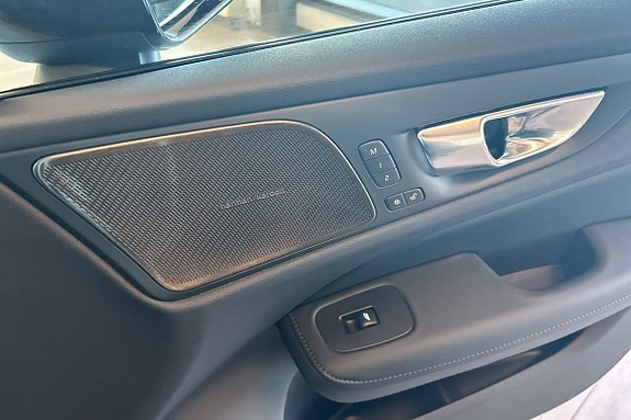 Volvo V60 13 of 30