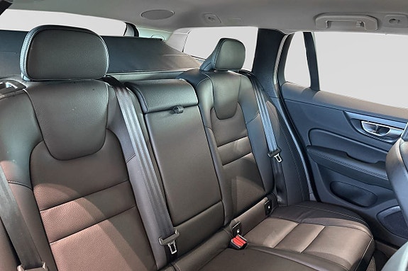 Volvo V60 10 of 30