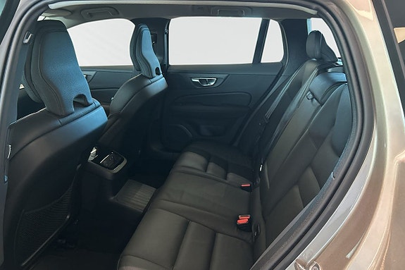 Volvo V60 8 of 30