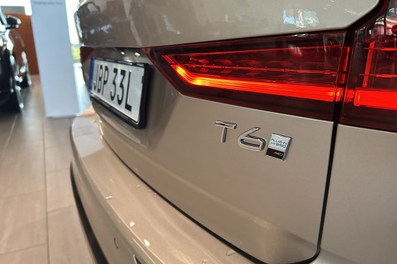 Volvo V60 14 of 30