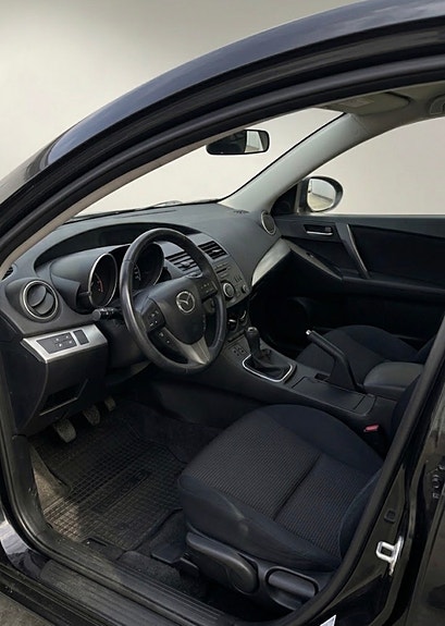 Mazda 3 5 of 5