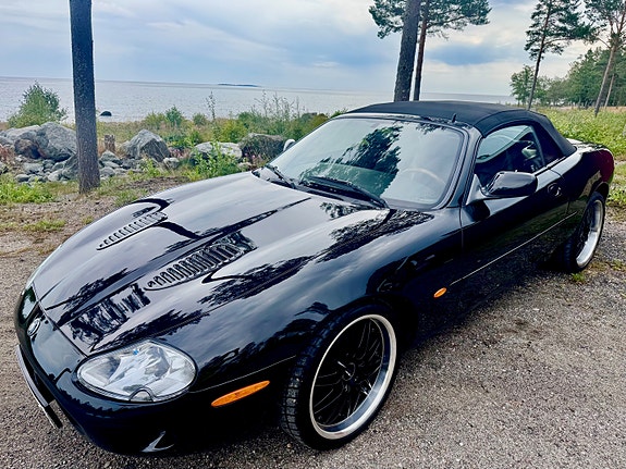 Jaguar XK 4 of 9