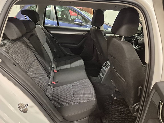 Skoda Octavia 13 of 17