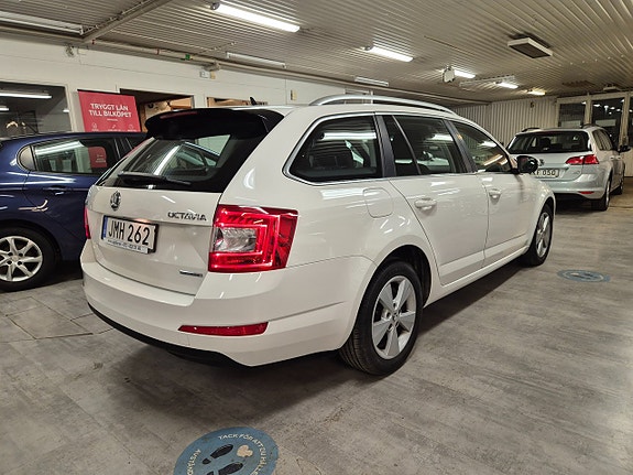 Skoda Octavia 2 of 17
