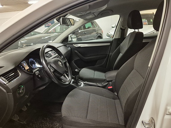 Skoda Octavia 8 of 17