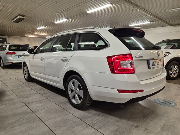 Skoda Octavia 6 of 17