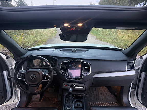 Volvo XC90 7 of 10