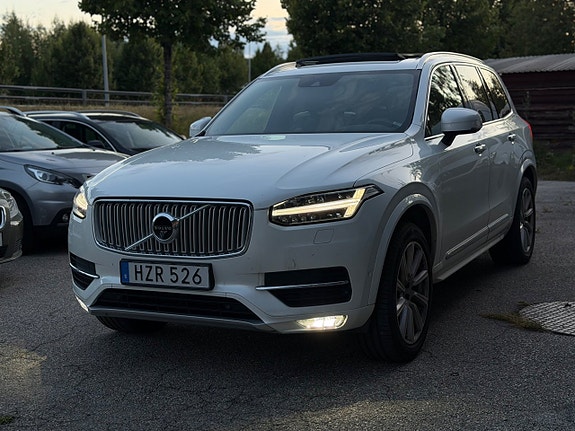 Volvo XC90 2 of 10