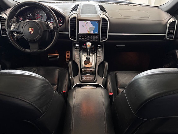 Porsche Cayenne S 18 of 28