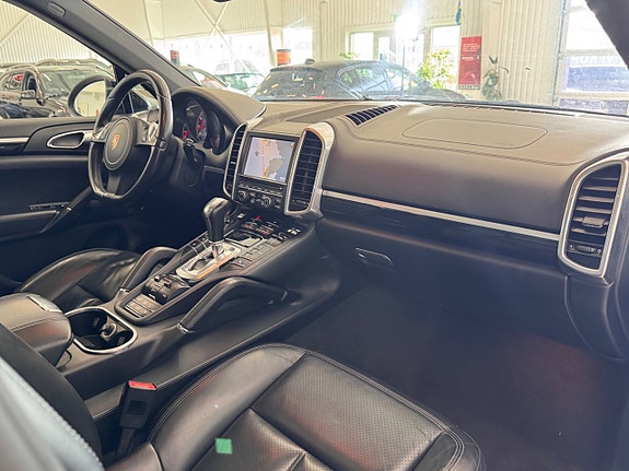 Porsche Cayenne S 11 of 28