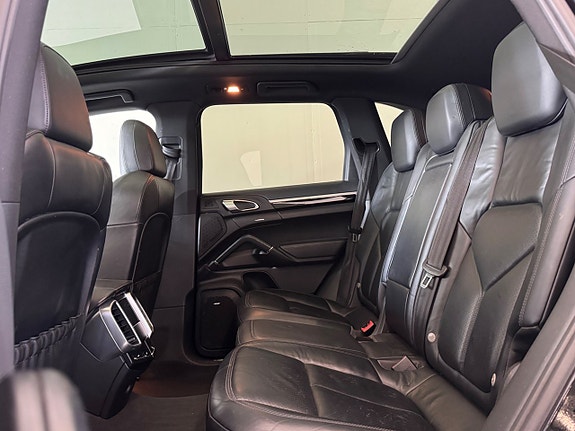 Porsche Cayenne S 16 of 28
