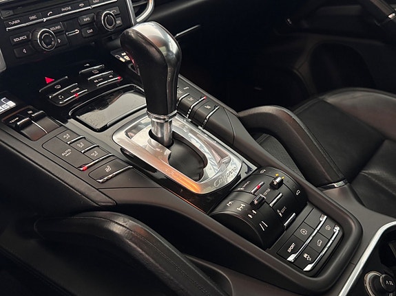 Porsche Cayenne S 25 of 28