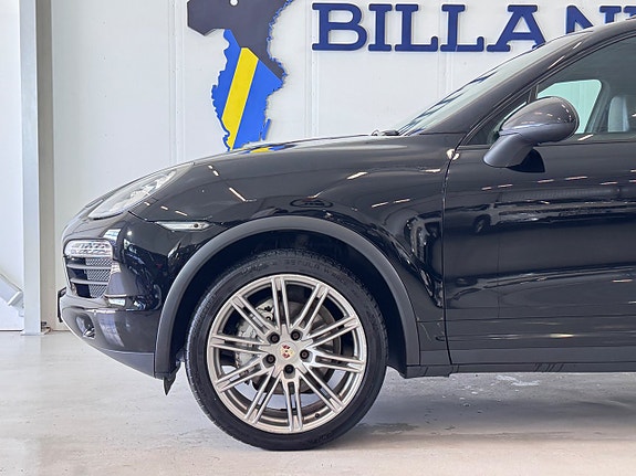 Porsche Cayenne S 9 of 28