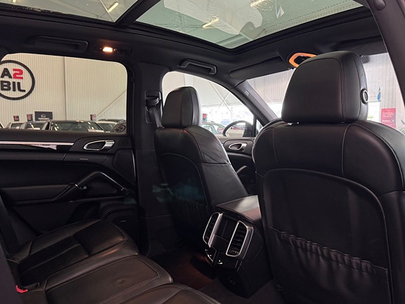 Porsche Cayenne S 15 of 28