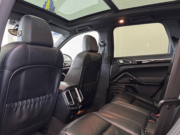 Porsche Cayenne S 14 of 28