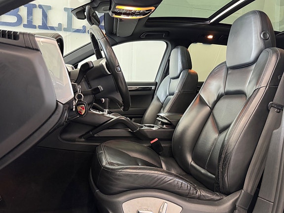 Porsche Cayenne S 12 of 28