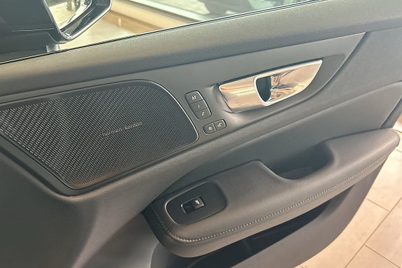 Volvo V60 13 of 30