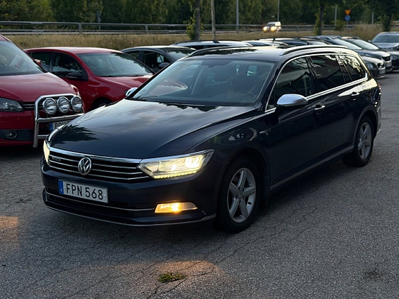 Volkswagen Passat 2 of 14