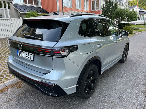 Volkswagen Tiguan 3 of 4