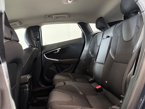 Volvo V40 16 of 24