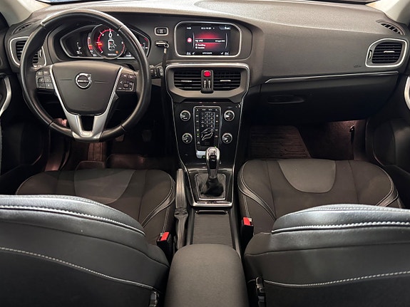 Volvo V40 18 of 24