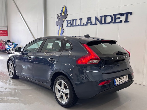 Volvo V40 4 of 24