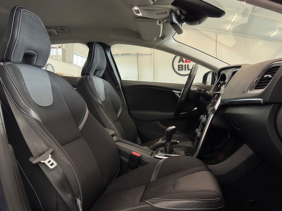 Volvo V40 13 of 24