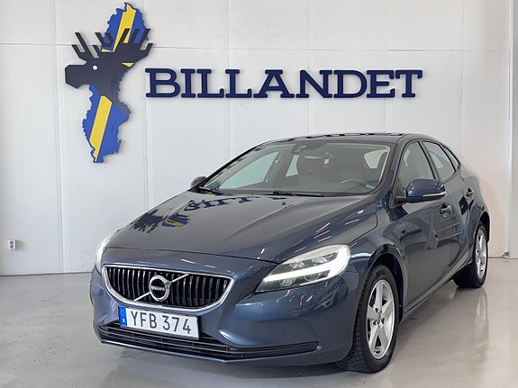 Volvo V40 2 of 24