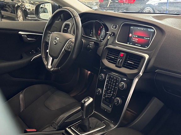 Volvo V40 19 of 24