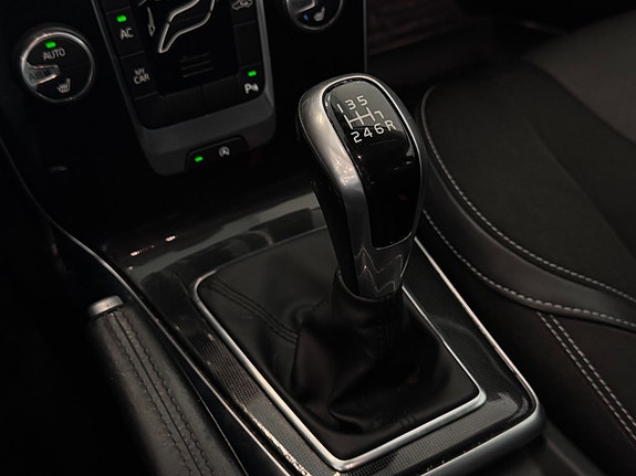 Volvo V40 22 of 24