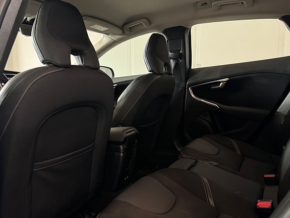 Volvo V40 14 of 24