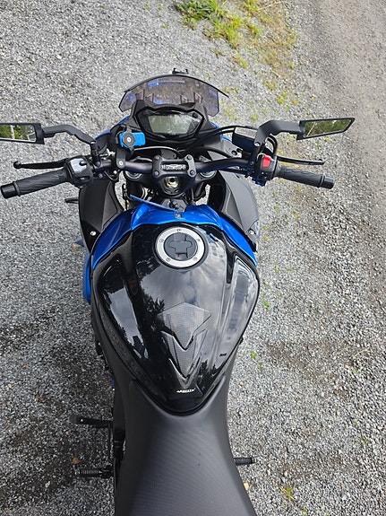 Suzuki GSX-S1000 6 of 7