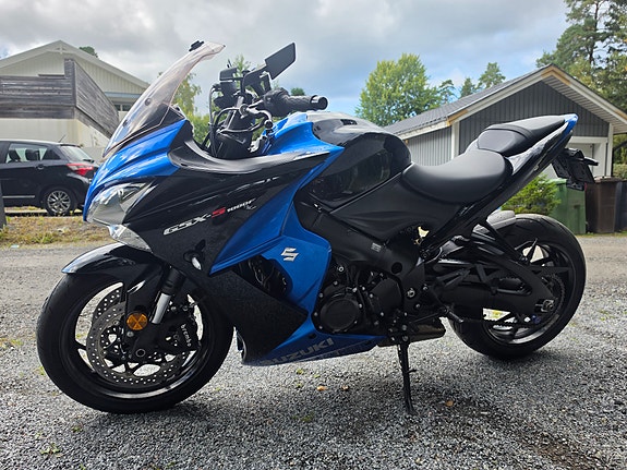 Suzuki GSX-S1000 2 of 7