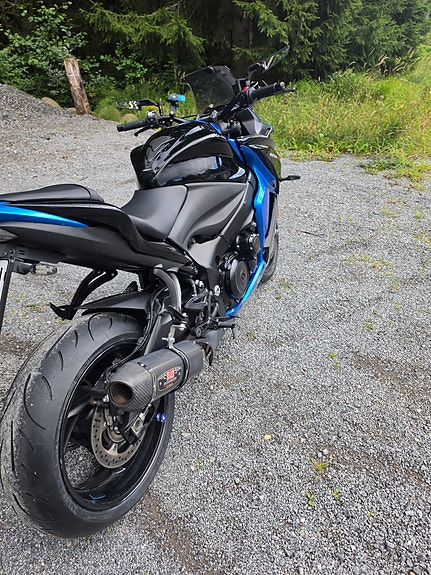Suzuki GSX-S1000 5 of 7