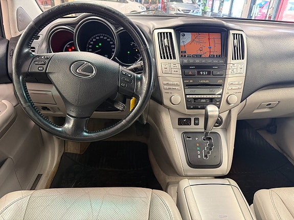 Lexus RX400h 9 of 16
