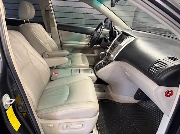 Lexus RX400h 13 of 16