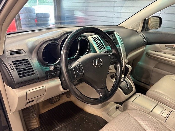 Lexus RX400h 8 of 16