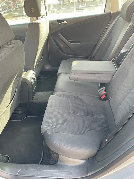 Volkswagen Passat 8 of 12