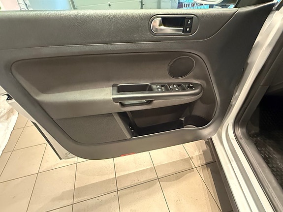 Volkswagen Golf Plus 7 of 12