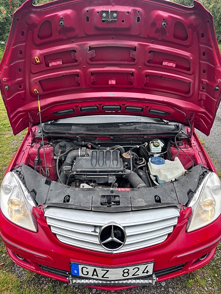 Mercedes-Benz B180 13 of 13