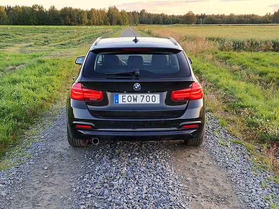 BMW 318d 8 of 11