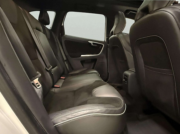 Volvo XC60 15 of 29